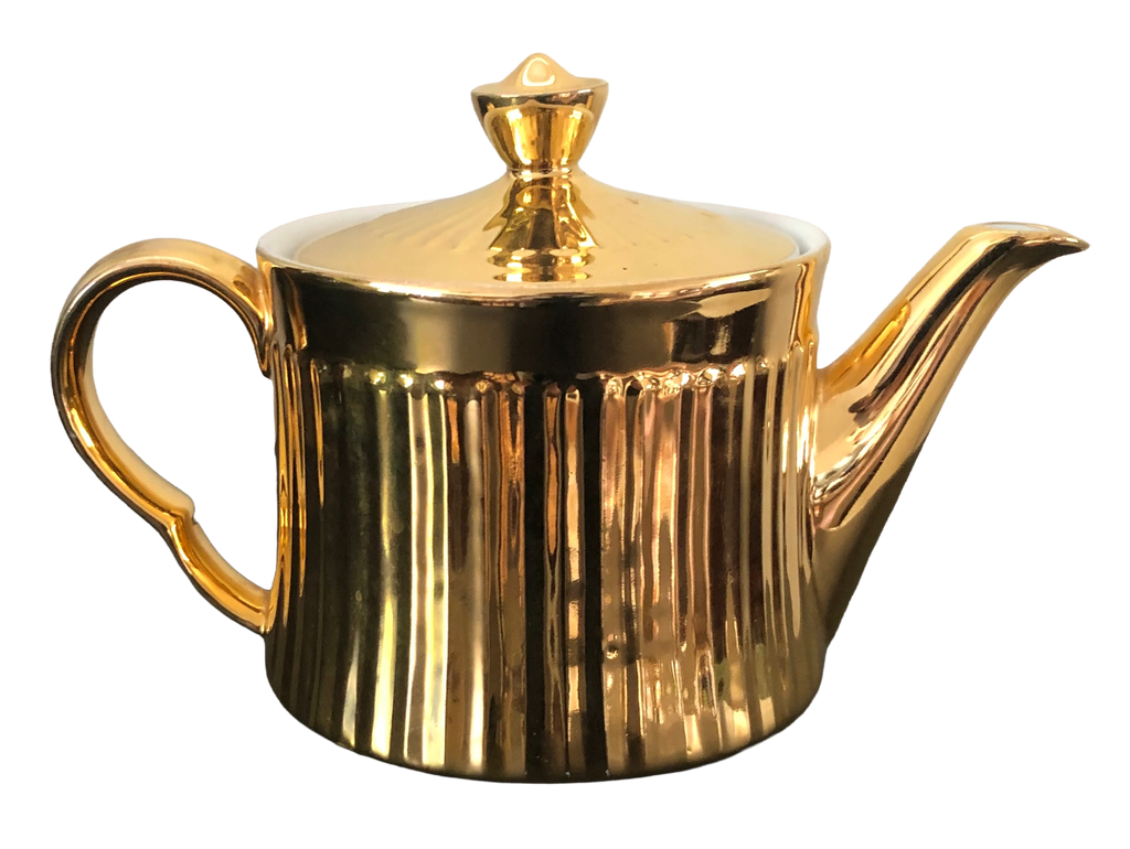 Royal Worcester gold lustre teapot, circa 1970s, with a vertically fluted body, curved handle, long spout and matching lid
