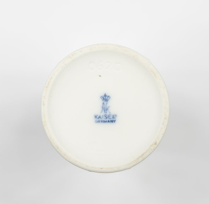 Λευκό Bisque Βάζο με Raised Daisies από την Kaiser Porcelain